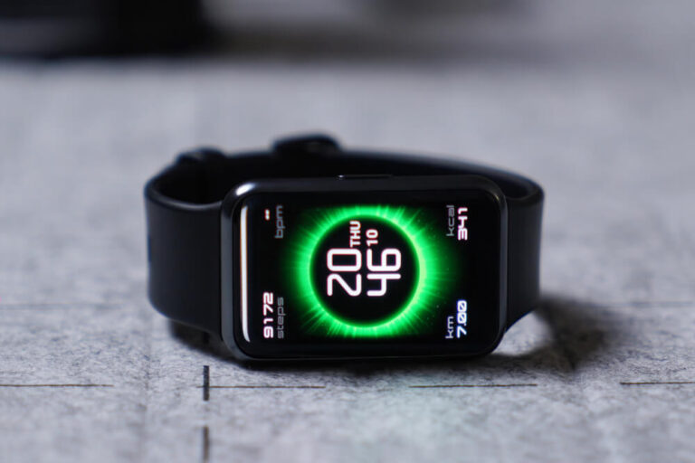 Huawei Watch Fit – Sat koji nećete osetiti na ruci!